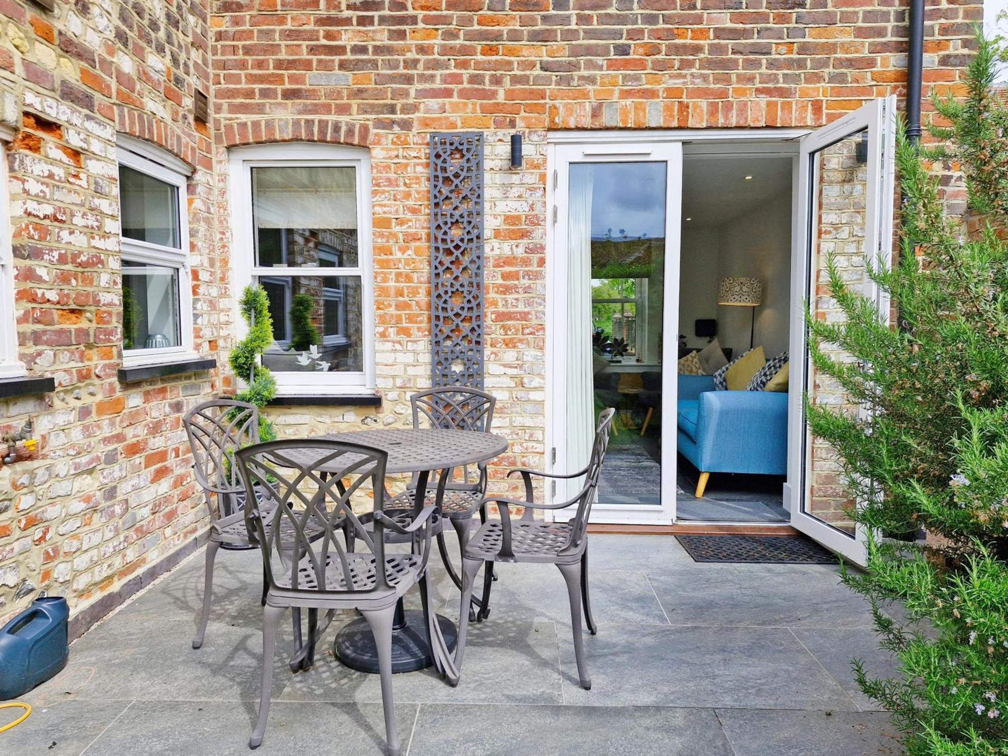 Four Priory Road, Chichester Eksteriør bilde